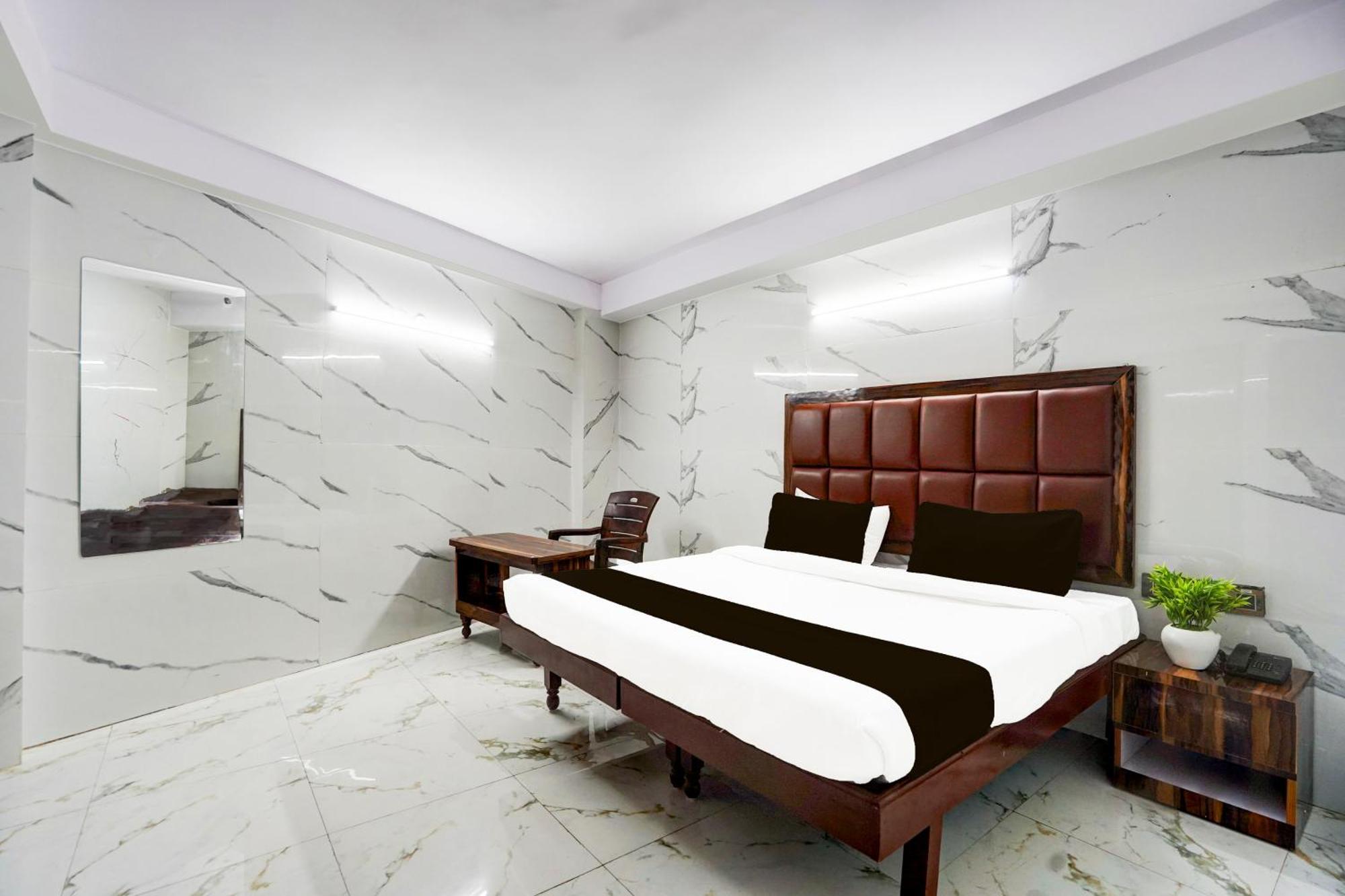 O Shyam Kunj Hotel New Delhi